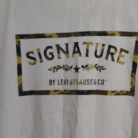 Signature Levi Strauss T Shirt - Picture 2 of 4